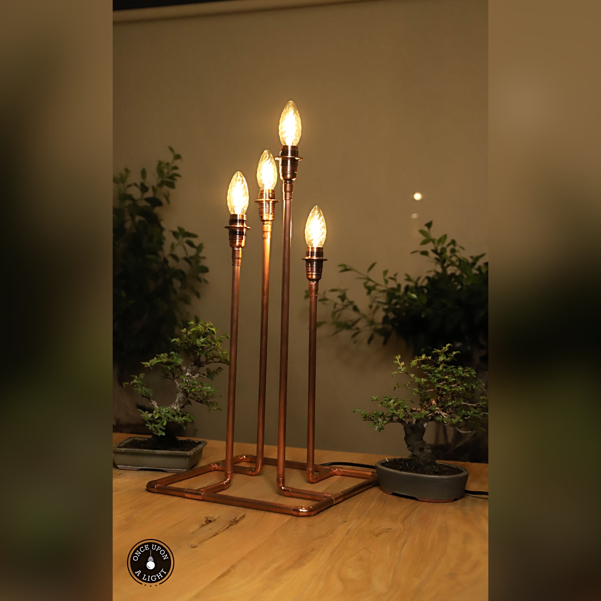 Lampe de table en cuivre facon chandelier